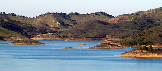 Onde praticar Stand Up Paddle em Portugal? Sup Spot: Albufeira de Santa Clara - Trendout.pt